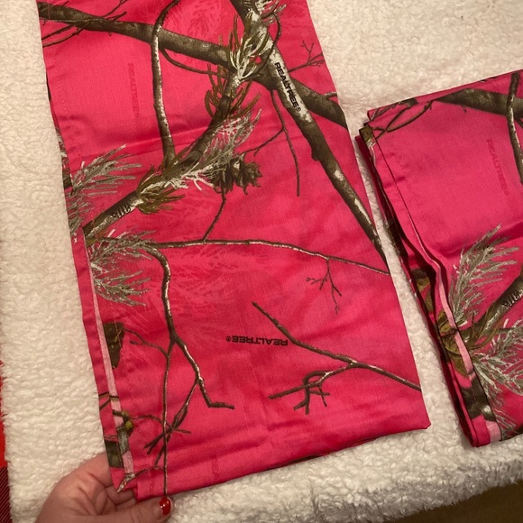 VALANCE - Picture 2 of 3